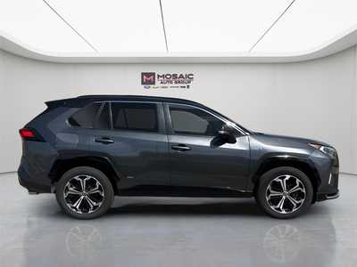 2021 Toyota RAV4, $33490. Photo 8