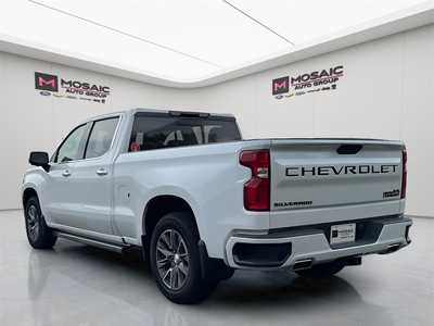 2022 Chevrolet 1500 Crew Cab, $41990. Photo 5