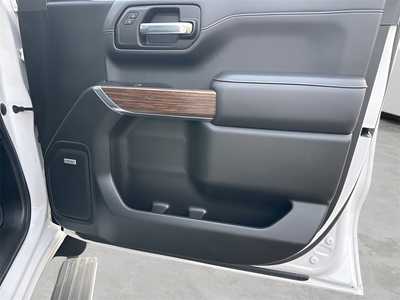 2022 Chevrolet 1500 Crew Cab, $41990. Photo 9
