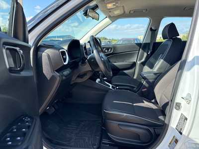 2024 Hyundai Venue, $19990. Photo 6