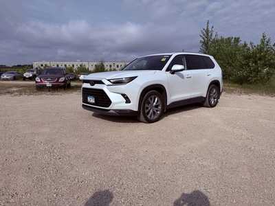 2024 Toyota Grand Highlander, $49990. Photo 3