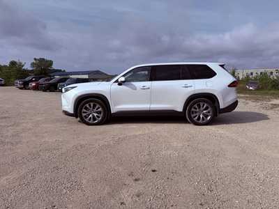 2024 Toyota Grand Highlander, $49990. Photo 4