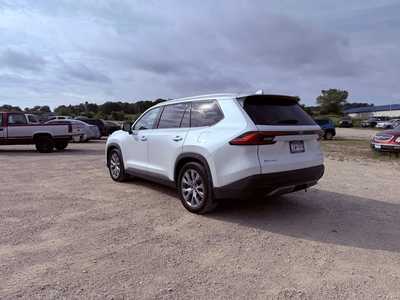 2024 Toyota Grand Highlander, $49990. Photo 5