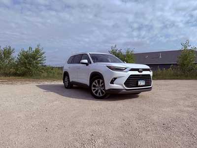 2024 Toyota Grand Highlander, $49990. Photo 1