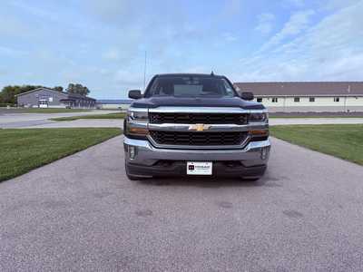 2017 Chevrolet 1500 Crew Cab, $16990. Photo 2