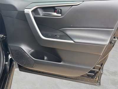 2022 Toyota RAV4, $26990. Photo 9