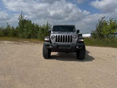 2020 Jeep Gladiator, $24990. Photo 2