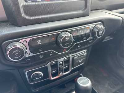 2020 Jeep Gladiator, $24990. Photo 8
