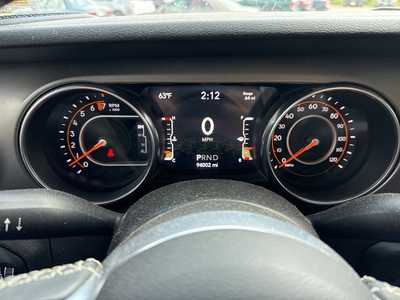2020 Jeep Gladiator, $24990. Photo 9
