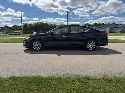 2020 Nissan Altima, $16990. Photo 4