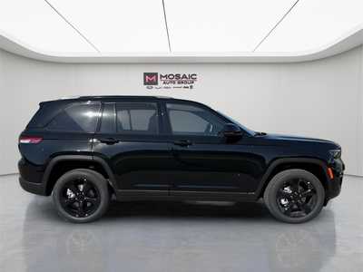 2025 Jeep Grand Cherokee, $46932. Photo 8
