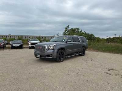 2020 GMC Yukon XL, $31990. Photo 3