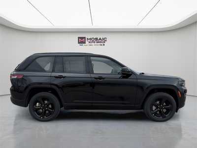 2025 Jeep Grand Cherokee, $45900. Photo 2