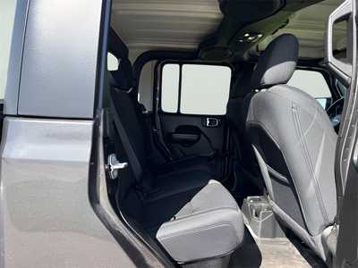 2022 Jeep Gladiator, $27990. Photo 11