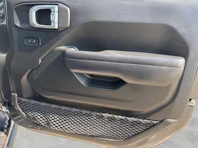 2022 Jeep Gladiator, $27990. Photo 9