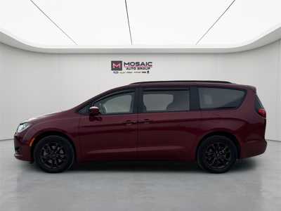 2020 Chrysler Pacifica, $27990. Photo 4