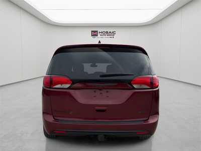 2020 Chrysler Pacifica, $27990. Photo 6