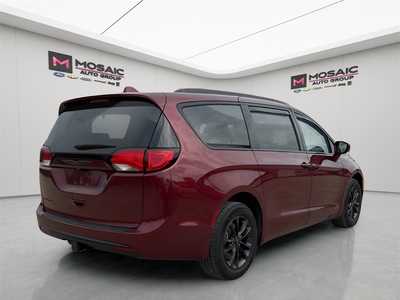 2020 Chrysler Pacifica, $27990. Photo 7