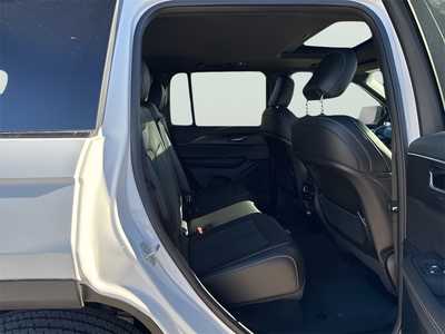 2025 Jeep Grand Cherokee, $38330. Photo 11