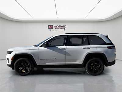 2025 Jeep Grand Cherokee, $38330. Photo 4