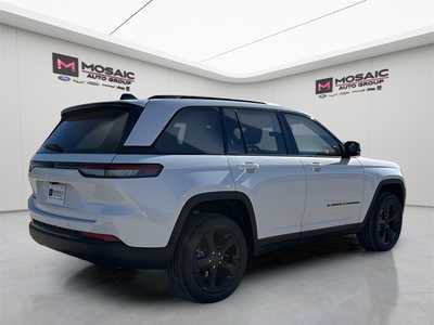 2025 Jeep Grand Cherokee, $38330. Photo 7