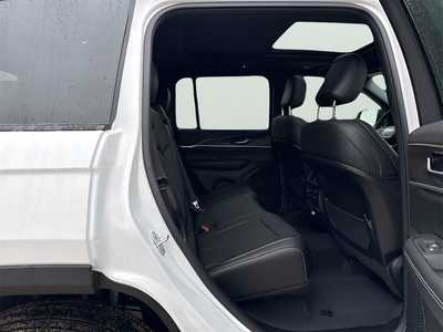 2025 Jeep Grand Cherokee, $45639. Photo 11