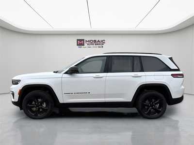2025 Jeep Grand Cherokee, $45639. Photo 4