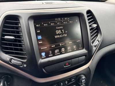 2015 Jeep Cherokee, $7990. Photo 6