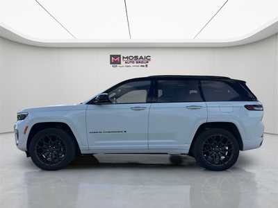 2025 Jeep Grand Cherokee, $63707. Photo 4
