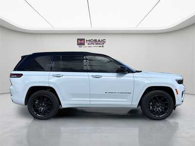 2025 Jeep Grand Cherokee, $63707. Photo 8