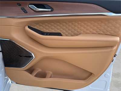 2025 Jeep Grand Cherokee, $63707. Photo 9