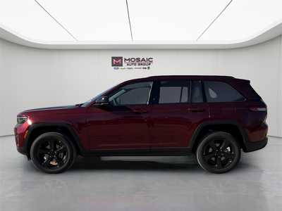 2025 Jeep Grand Cherokee, $40848. Photo 4