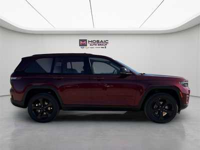 2025 Jeep Grand Cherokee, $40848. Photo 8