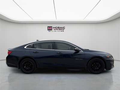 2016 Chevrolet Malibu, $12490. Photo 8