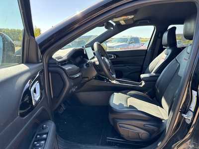 2023 Jeep Compass, $23990. Photo 6