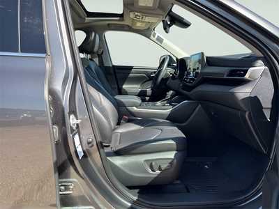 2021 Toyota Highlander, $32990. Photo 10