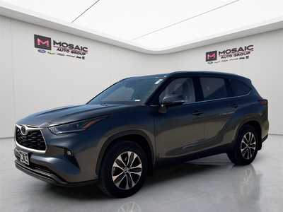 2021 Toyota Highlander, $32990. Photo 3