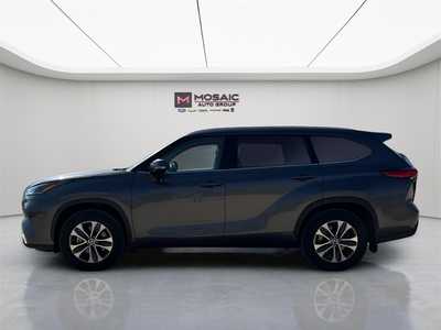2021 Toyota Highlander, $32990. Photo 4