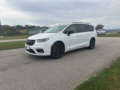 2026 Chrysler Pacifica, $50043. Photo 3