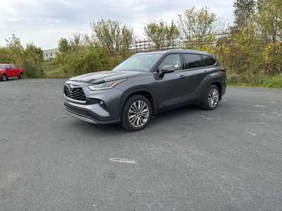 2023 Toyota Highlander, $43990. Photo 3