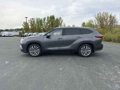 2023 Toyota Highlander, $43990. Photo 4