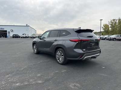 2023 Toyota Highlander, $43990. Photo 5