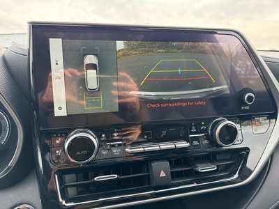 2023 Toyota Highlander, $43990. Photo 7