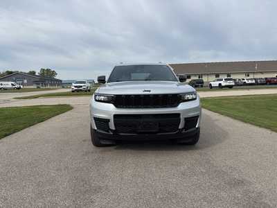 2022 Jeep Grand Cherokee L, $29990. Photo 2