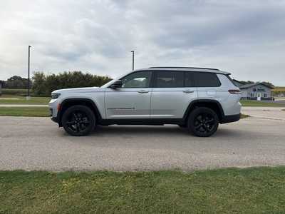 2022 Jeep Grand Cherokee L, $29990. Photo 4