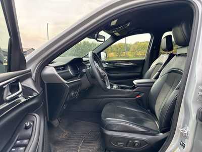 2022 Jeep Grand Cherokee L, $29990. Photo 6