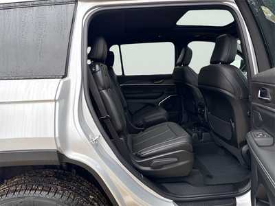 2025 Jeep Grand Cherokee L, $50439. Photo 12