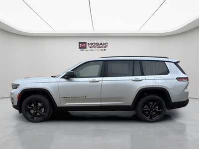 2025 Jeep Grand Cherokee L, $50439. Photo 4