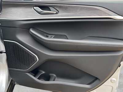 2025 Jeep Grand Cherokee L, $50439. Photo 9