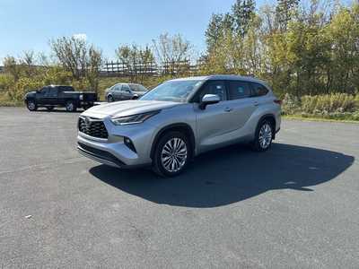 2023 Toyota Highlander, $41990. Photo 3